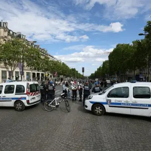 Messerattacke auf Polizisten nahe Pariser Champs-Élysées