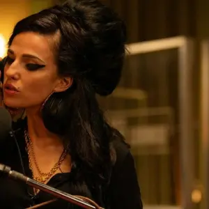 Back to Black streamen: Das Amy-Winehouse-Biopic im Heimkino
