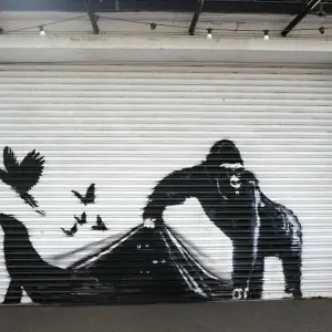 Banksy zeigt neues Kunstwerk - Gorilla