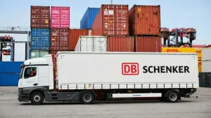 DB Schenker im Hamburger Hafen