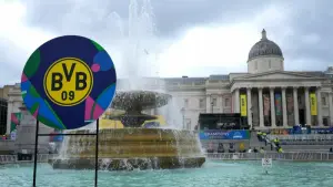 Vor dem Champions-League-Finale - BVB-Emblem in London