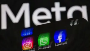 Die Sozialen Apps von Meta auf dem Display eines Smartphones