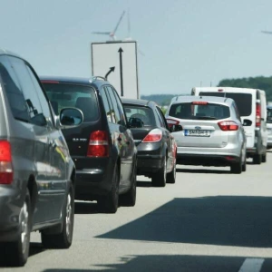 Autos auf Autobahn