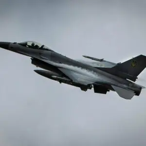 Ukraine-Krieg - Selenskyj stellt erste F-16 der Ukraine vor