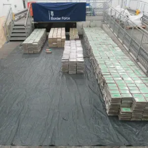 Briten stellen 5,7 Tonnen Kokain auf dem Weg nach Hamburg sicher
