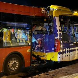 Unfall mit zwei Linienbussen in Regensburg