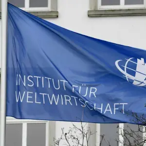 Wehende Institutsflagge