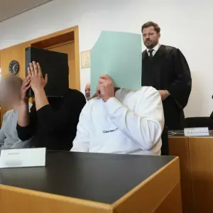 Prozess wegen Böllerzündung im Augsburger Fußballstadion
