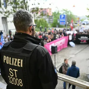 Prozessbeginn gegen AfD-Politiker Höcke in Halle