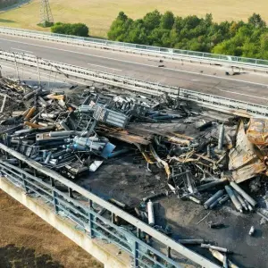 Unfall mit Gefahrgut-Lkw auf der A38 bei Leuna