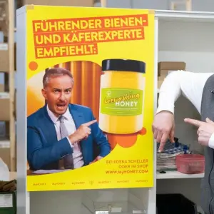 Imker und Böhmermann-Plakat