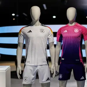 Trikots der deutschen Fußball-Nationalmannschaft EM 2024