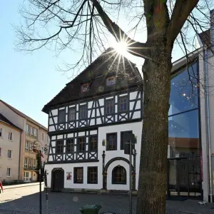 Kirchenglocke mit NS-Symbolik im Lutherhaus