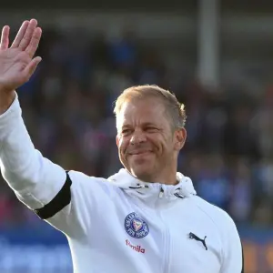 Markus ANfang als Trainer von Holstein Kiel