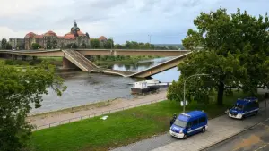 Carolabrücke in Dresden eingestürzt