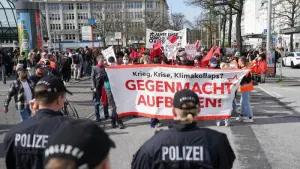 Demonstrationen von linken Gruppen zum 1. Mai 2023 - Hamburg