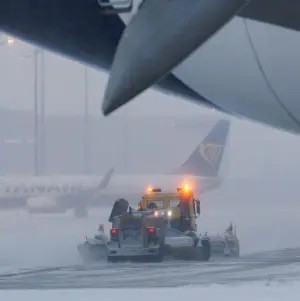 Wintereinbruch Flughafen