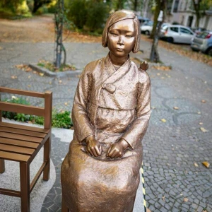 Trostfrauen-Statue in Berlin-Moabit