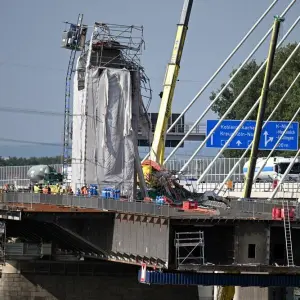 Toter und Verletzte bei Unfall an Leverkusener Brücke