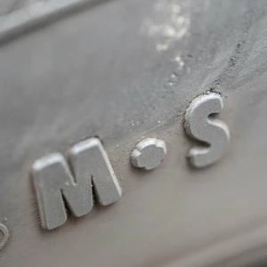 M+S Symbol auf der Flanke eines Winterreifens