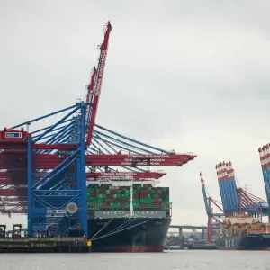 Exporte - Containerterminal im Hafen Hamburg