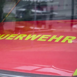 Feuerwehr löscht Brand