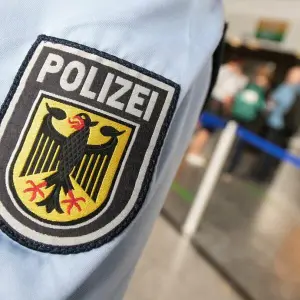 Bundespolizei am Flughafen (Symbolbild)