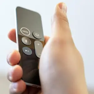 Apple TV ausschalten: So geht’s mit der Fernbedienung