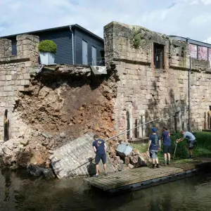 Wasserburg Bad Vilbel beschädigt