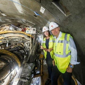 Fegebank und Kerstan an Tunnelbohrmaschine «Hermine» in Hamburg