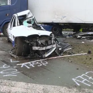 Mann verunfallt tödlich auf A2 - Autobahn lange gesperrt
