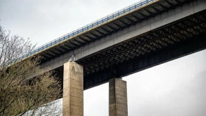 Autobahnbrücke (Symbolbild)