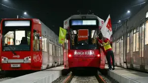 Warnstreik im öffentlichen Nahverkehr - Köln