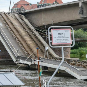 Carolabrücke in Dresden eingestürzt