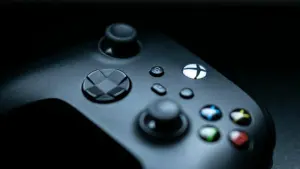 Ein Kontroller der Spielekonsole Xbox Series X