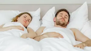 Schlafen im Doppelbett