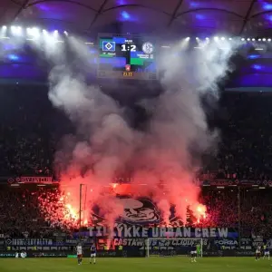 Pyrotechnik beim Spiel des Hamburger SV