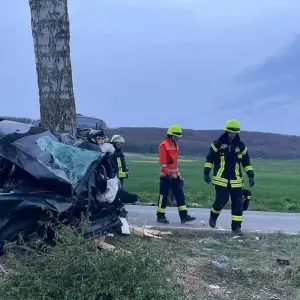 Drei Tote bei Verkehrsunfall in Niedersachsen
