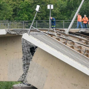 Carolabrücke in Dresden eingestürzt