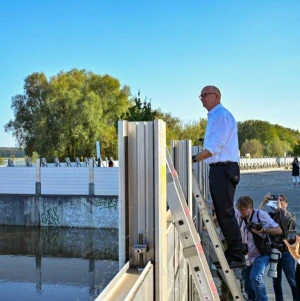 Dietmar Woidke besucht Hochwasserregion