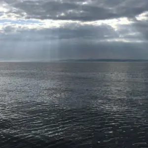Dunkle Wolken an der Ostsee