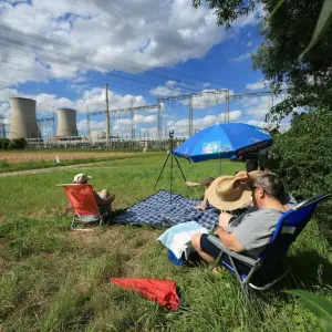 Sprengung der Kühltürme des Kernkraftwerkes Grafenrheinfeld