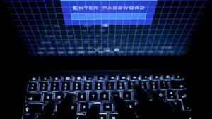 Passwordeingabe am Laptop