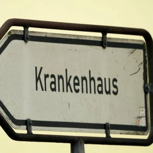 Weg zum Krankenhaus