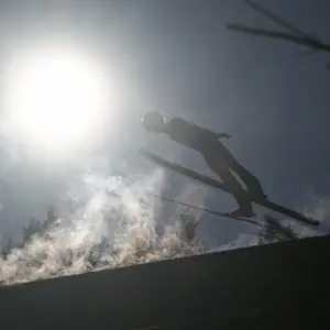 Ski nordisch/Kombination: Weltcup - Springen Männer