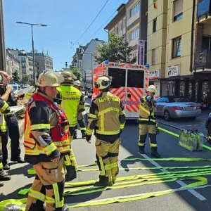 Rettungskräfte nach einer Explosion in Solingen