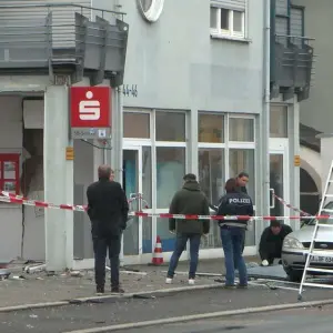 Geldautomat in Mehrfamilienhaus gesprengt