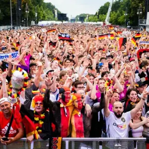 Deutschland-Fans in Berlin beim Achtelfinale 