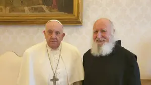 Papst Franziskus empfängt Pater Anselm Grün im Vatikan