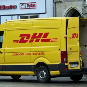 DHL-Zustellfahrzeug